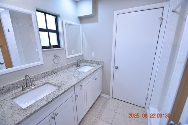 Building Photo - 1455 Ridgelane Cir S