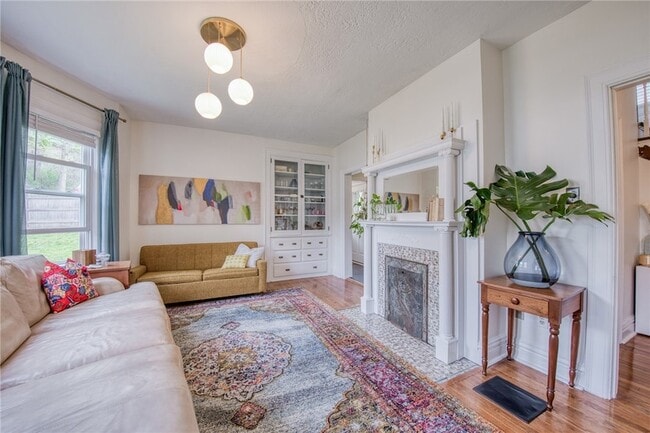 Building Photo - 911 Nevin Ave