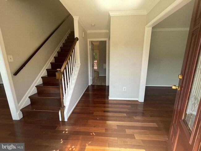 Building Photo - 6463 Honey Tree Ct