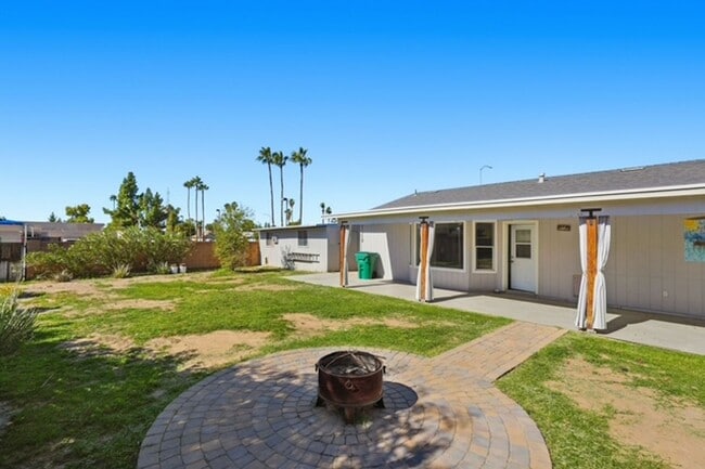 Building Photo - Mesa 4 Bed Single-Level Home • 2,044 Sq Ft • Oversized Yard • Stapley & McKellips