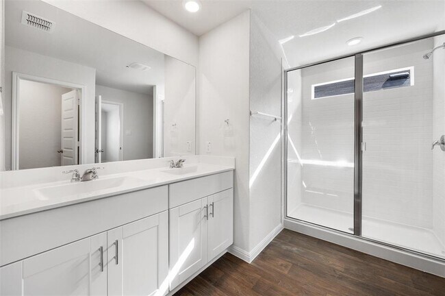 Building Photo - 1641 Lilyturf Rd