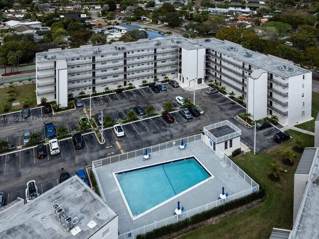 Building Photo - 14180 SW 84th St