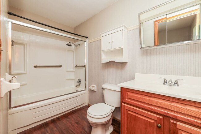 Building Photo - 425-453 Ogden Road