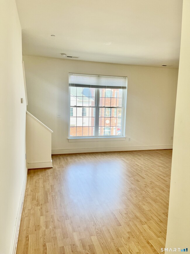 Building Photo - 1343 Boston Post Rd