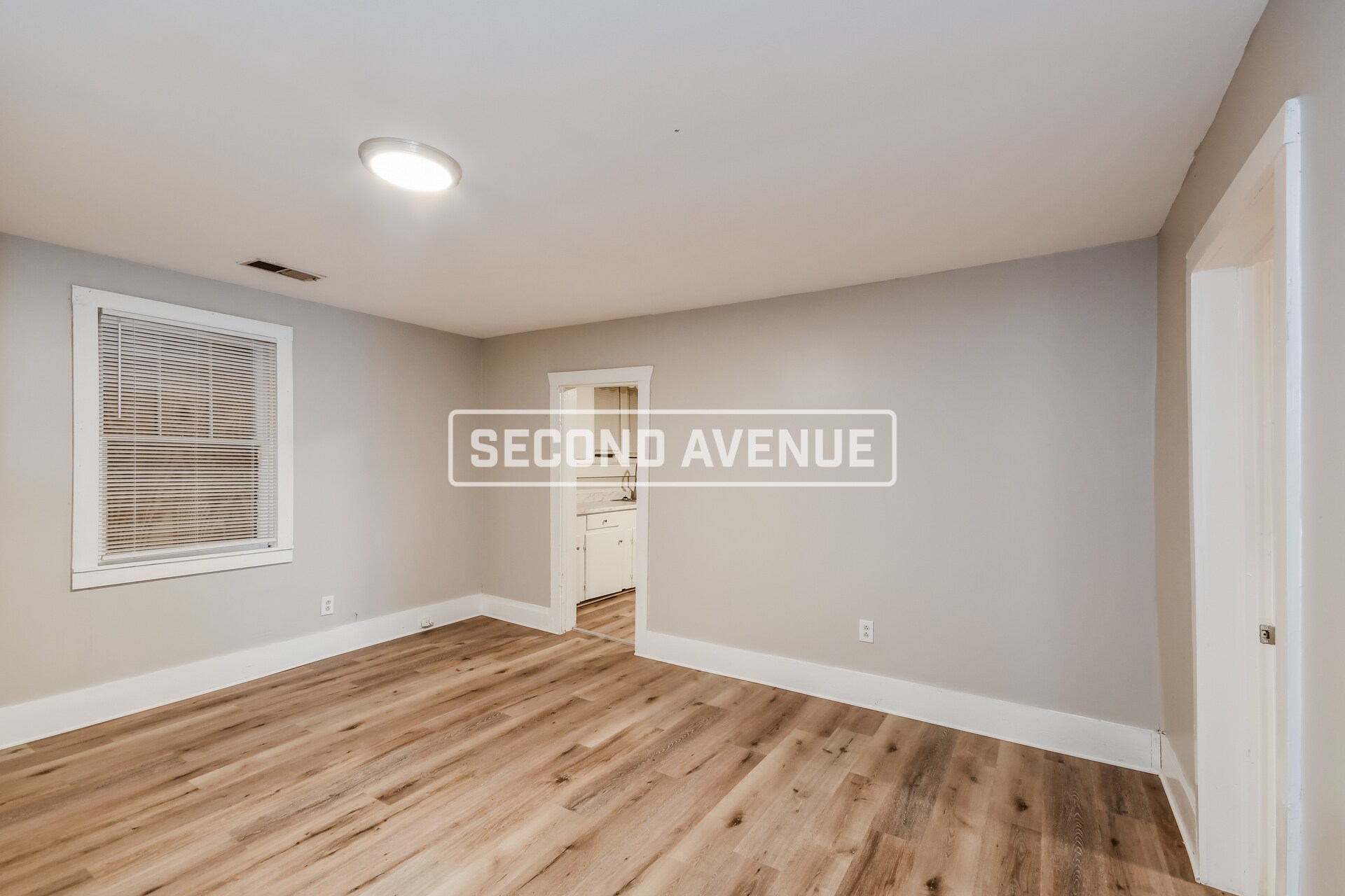 Building Photo - 315 3rd St N