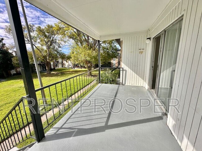 Building Photo - 5317 Curry Ford Rd