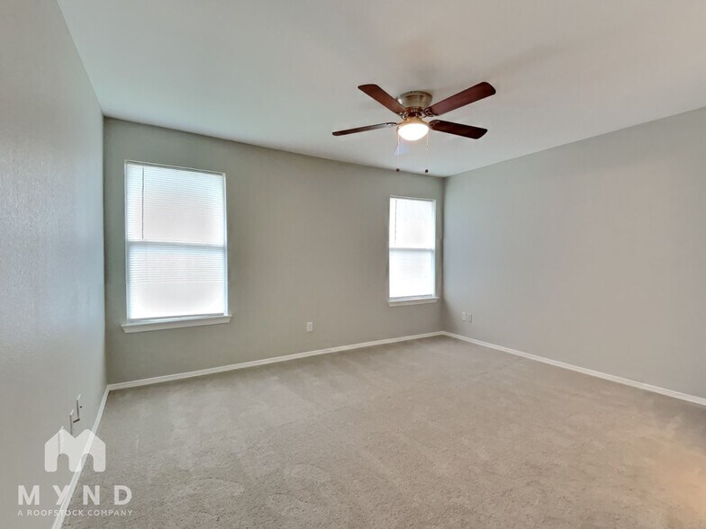 Building Photo - 24226 Hard Wood Dr