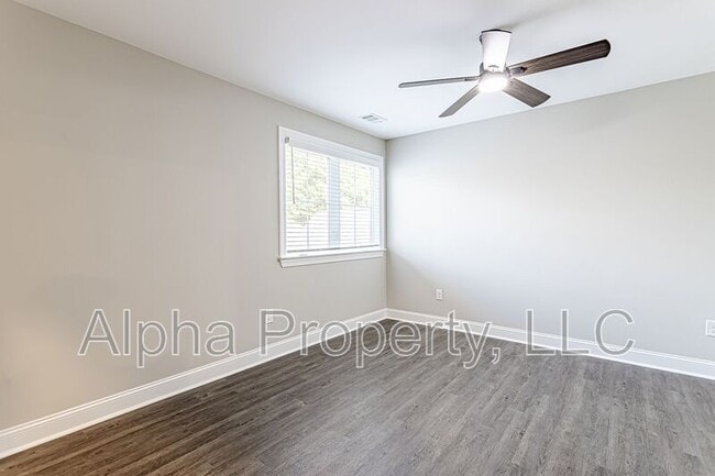 Building Photo - 14 Alderly Way