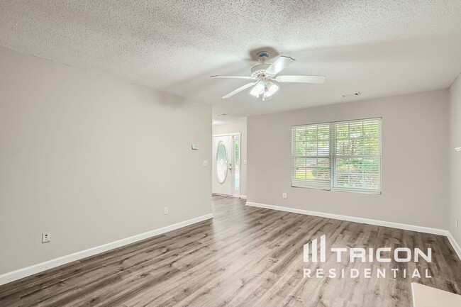 Building Photo - 210 Signet Ct