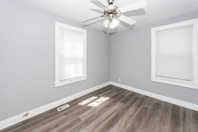 Building Photo - 3 Bedroom, 1 Bathroom Home in Dorchester Terrace - North Charleston