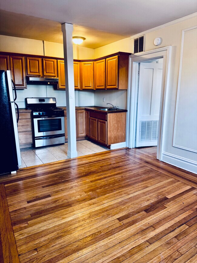 Building Photo - 25 High St