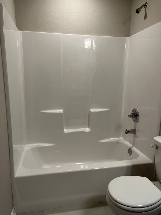 Building Photo - 3/2/2  in the beautiful  gated community of Point Aquarius WISD