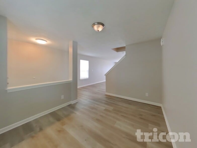 Building Photo - 818 Westpointe Dr