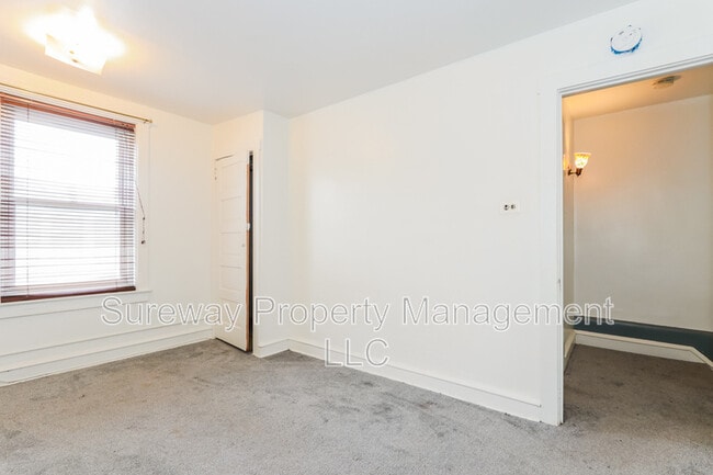 Building Photo - 1060 Markee Terrace