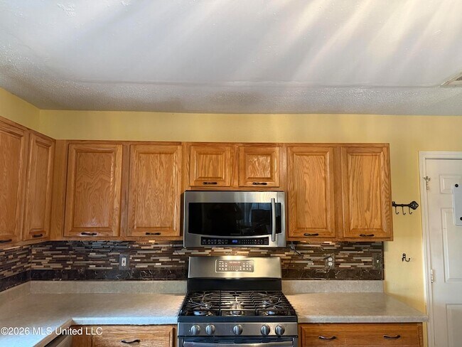 Building Photo - 11278 River Bend Dr