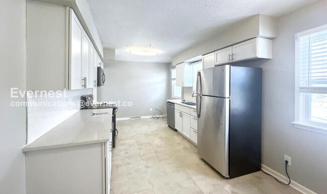 Building Photo - 11330 E 24th St S