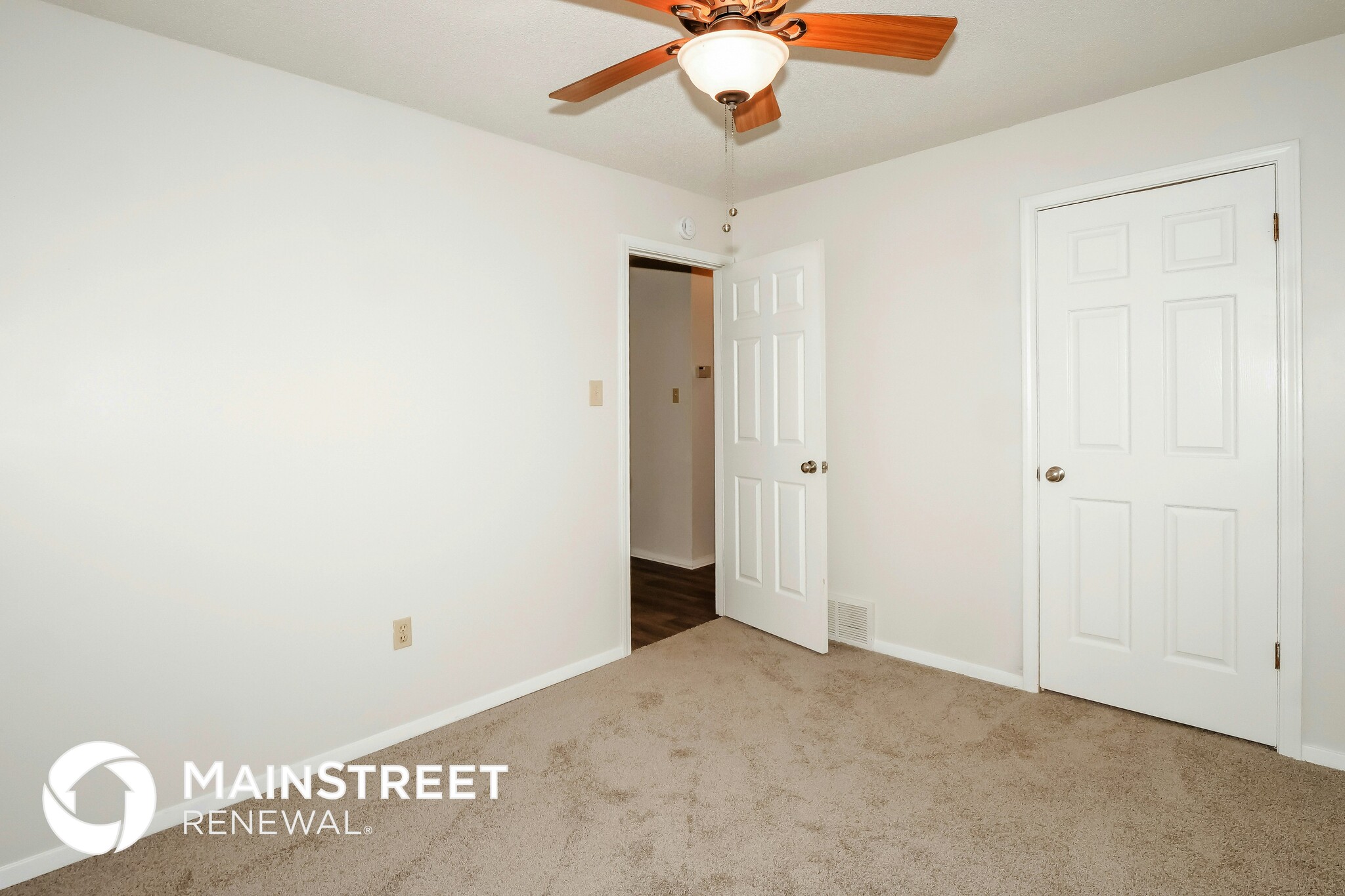 Building Photo - 3505 Dorchester Dr