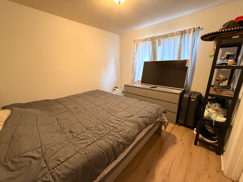 Building Photo - 332 Caribbean Dr