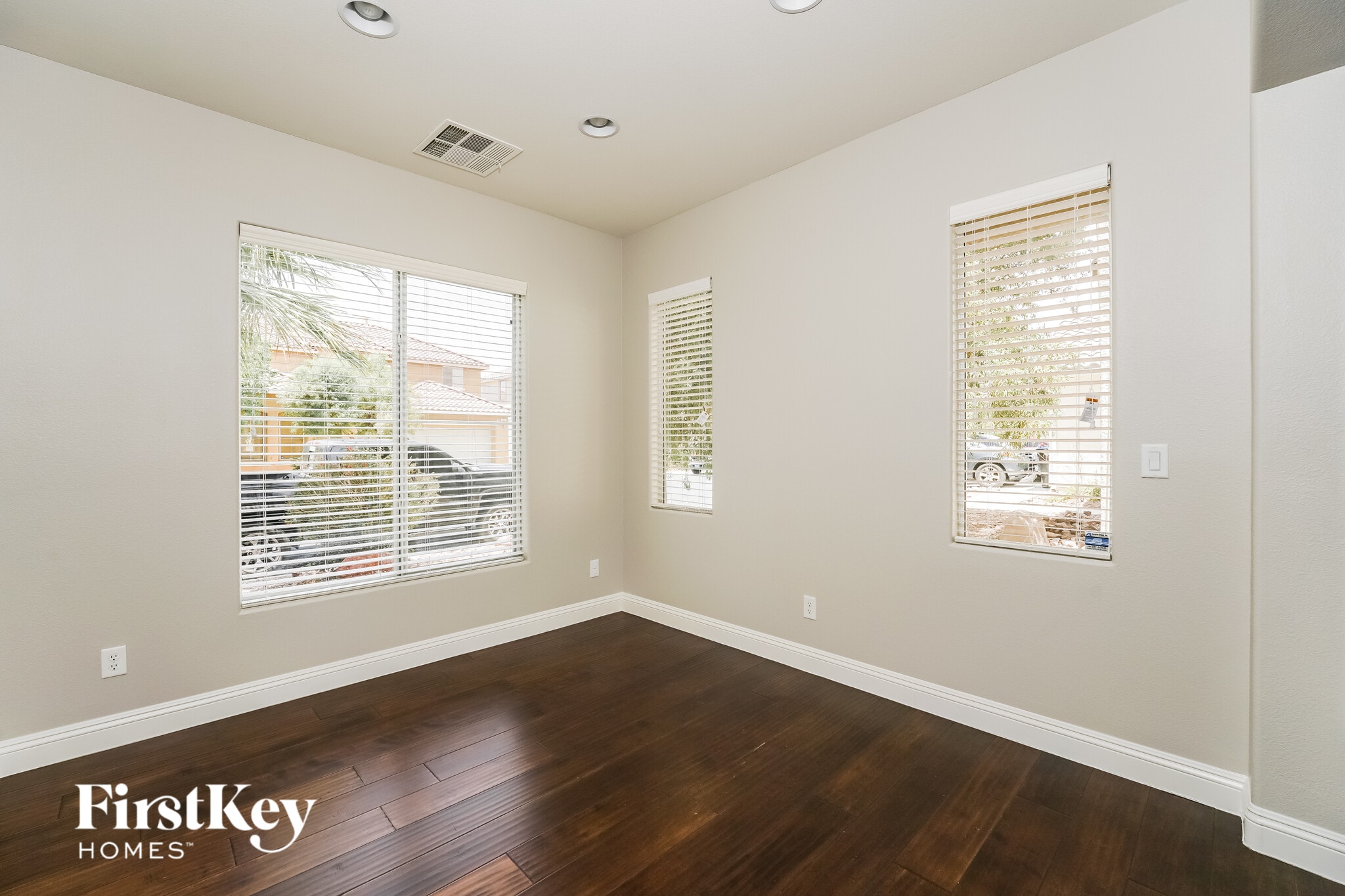 Building Photo - 5520 Latrobe Bluff St