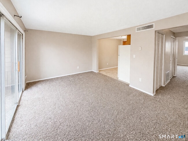 Building Photo - 210 Towne House Rd