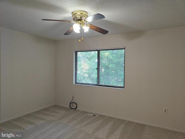 Building Photo - 15245 Coachman Terrace