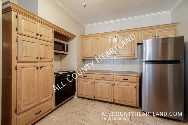 Building Photo - 801 North Blvd