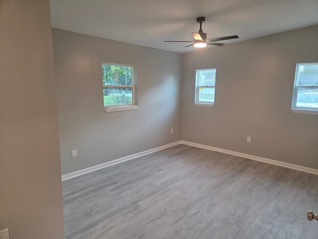 Building Photo - 4509 Deauville Way