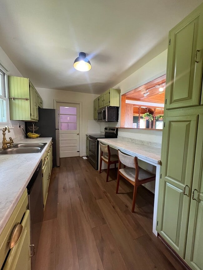 Building Photo - Mid - Century Modern Dream!   WILLOW TERRACE