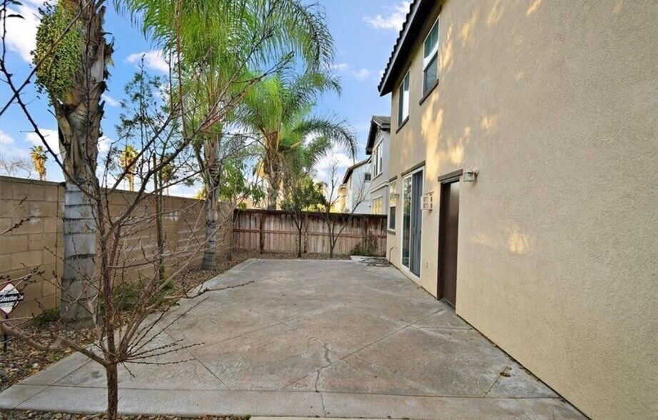 Building Photo - 4591 Sandano St