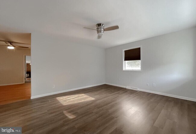 Building Photo - 18937 McKays Cove Ln