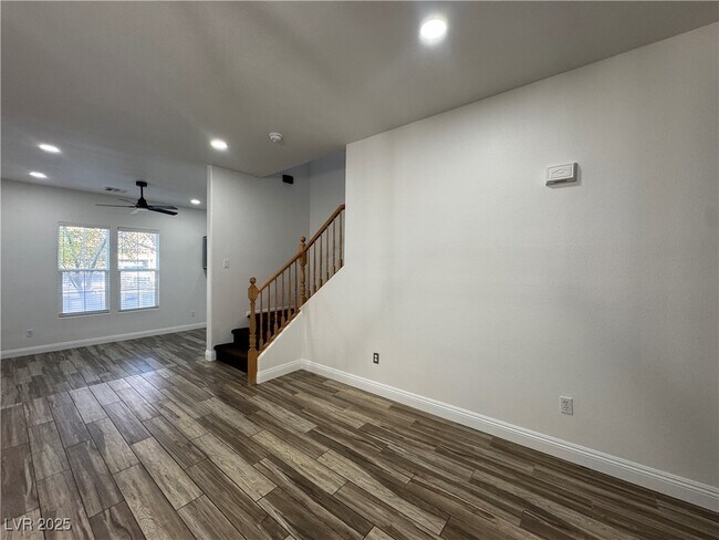 Building Photo - 9501 Ironsend St