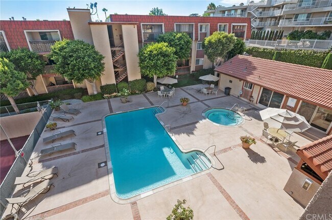 Building Photo - 2101 E 21ST St