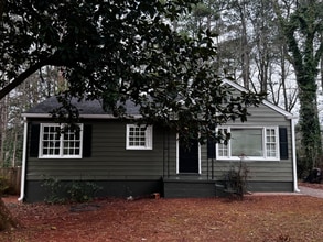 Building Photo - 1387 Midview Dr