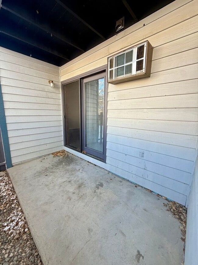 Building Photo - Move in specials - Pick One - 1st month free or $100 off monthly rent. Flexible lease terms are a...