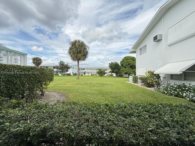 Building Photo - 79 Easthampton D