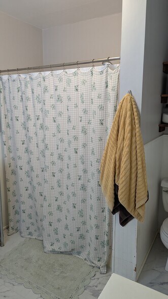 Building Photo - 1534 Jefferson St NE