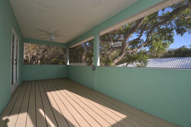 Building Photo - Gorgeous Upgrades!! St. Augustine Beach 2/...