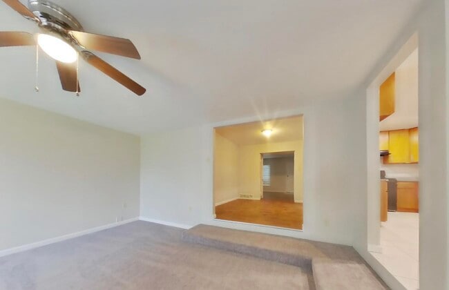 Building Photo - 2747 El Rey St