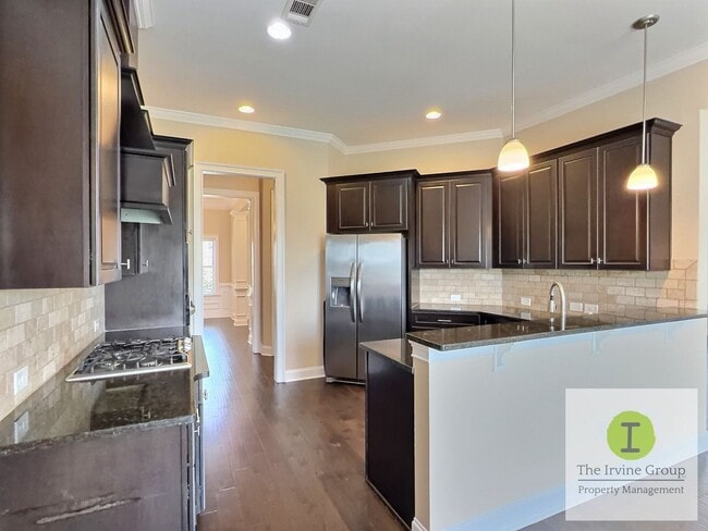 Building Photo - 6 bed, 3.5 bath in Prattville!