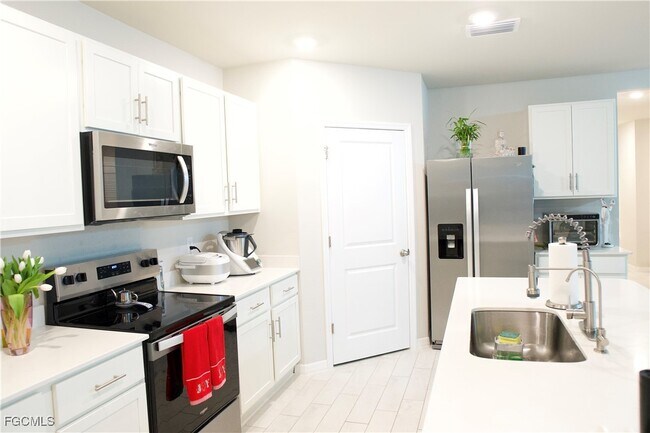 Building Photo - 413 SE 4th St