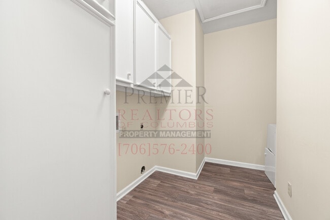 Building Photo - 6157 Bristol Blvd