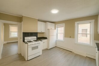 Building Photo - 40 Purchase St