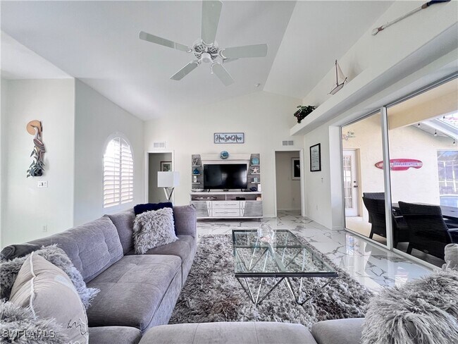 Building Photo - 1031 Tivoli Ln