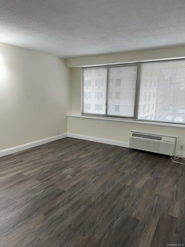Building Photo - 15 Stewart Pl