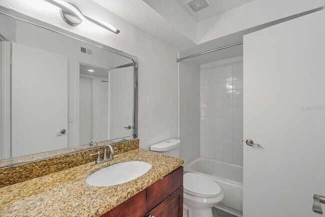 Building Photo - 582 Good Life Wy