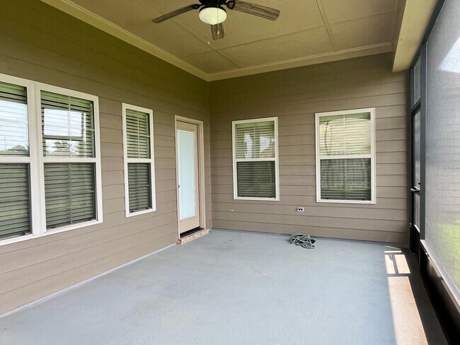 Building Photo - Deer Creek - 4BR/ 2 story/ 2500+SQFT