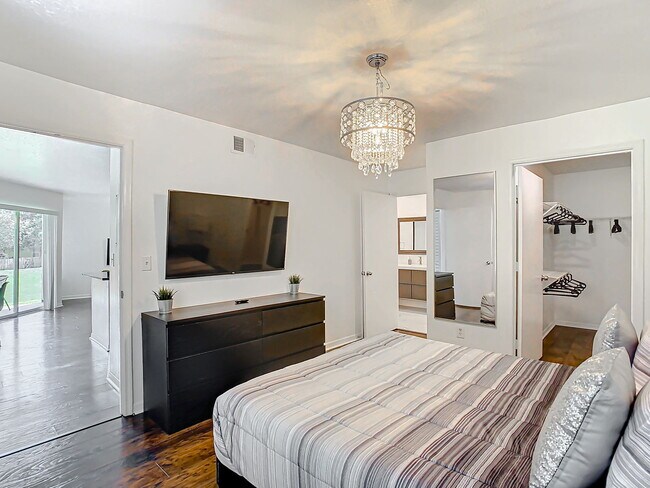 Building Photo - Westpointe Boulevard, Orlando, FL 32835 - 1 BR 1 BA condo