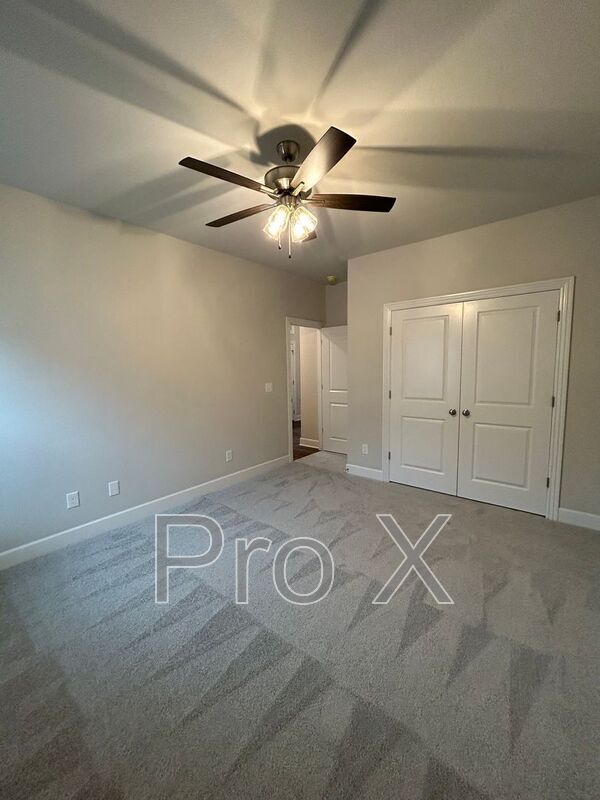 Building Photo - 2400 Salmon St