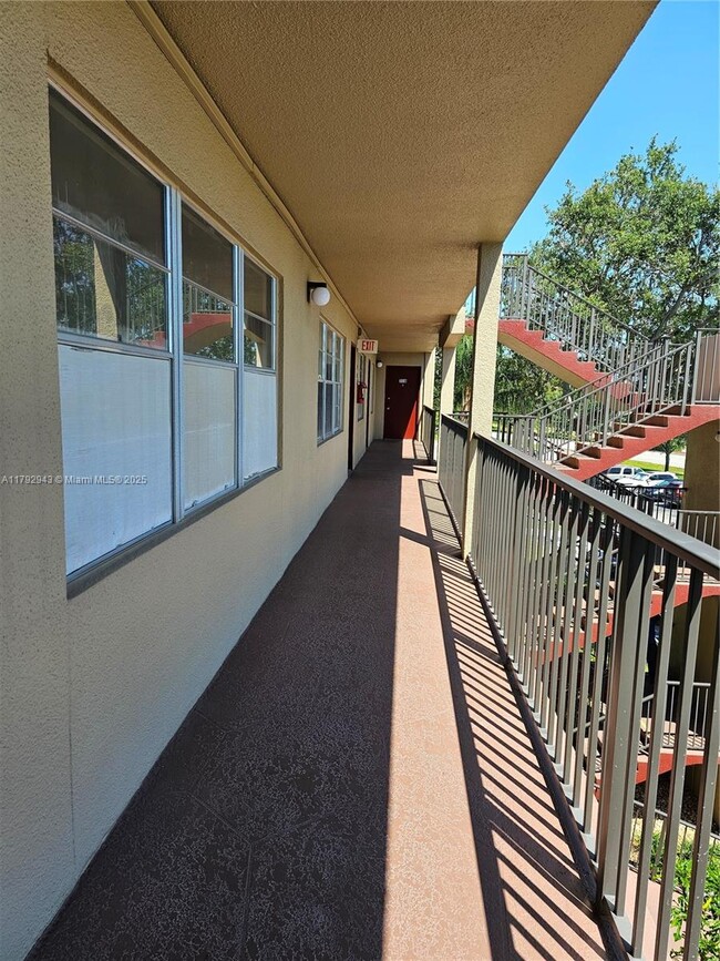 Building Photo - 13455 SW 9th Ct
