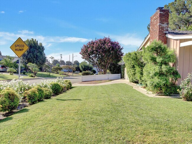 Building Photo - 3 bedrooms, 2 bathrooms house in La Habra